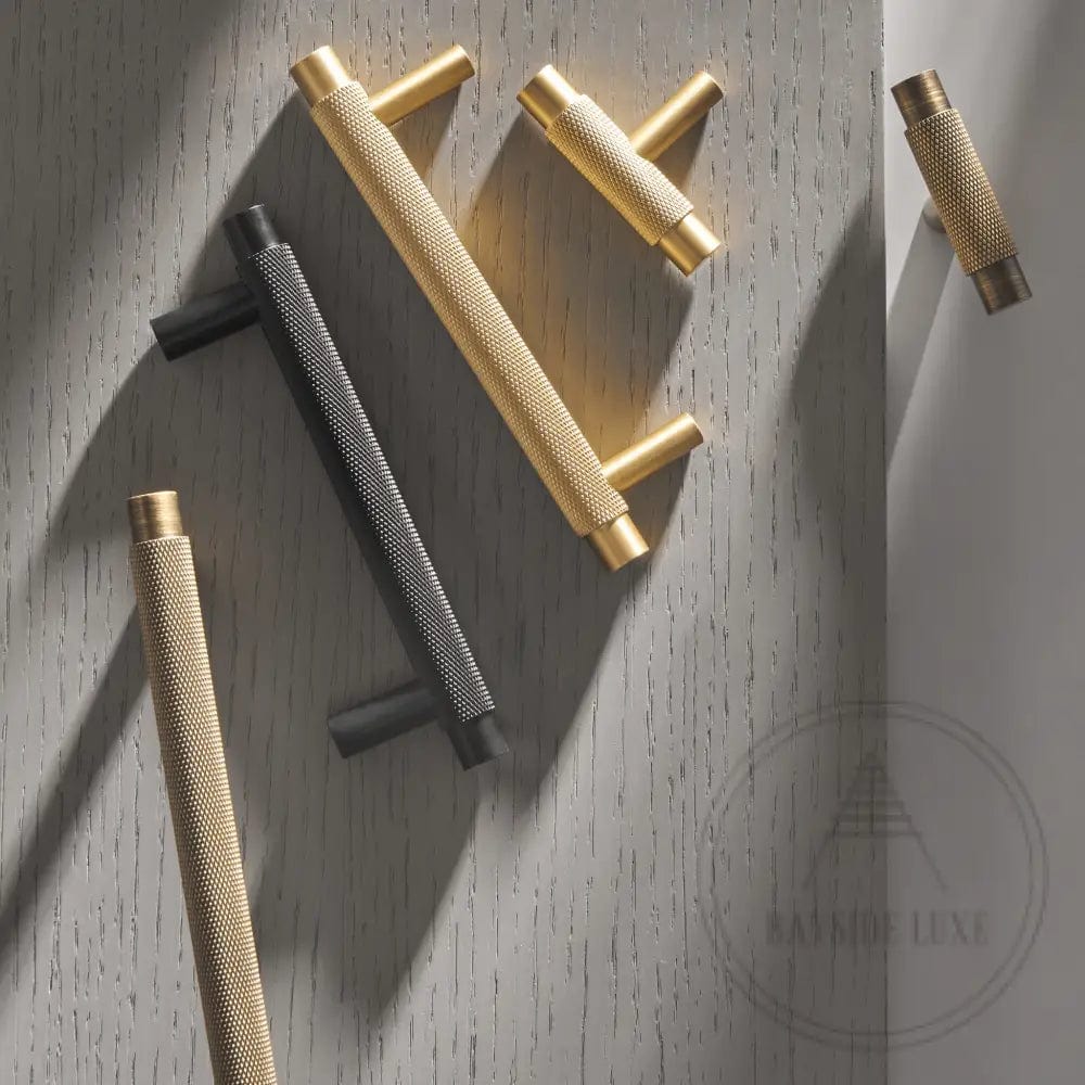 Cabinet Hardware Bayside Luxe - Sorrento Knurled Antique Brass Handle