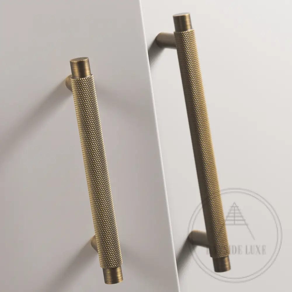Cabinet Hardware Bayside Luxe - Sorrento Knurled Antique Brass Handle