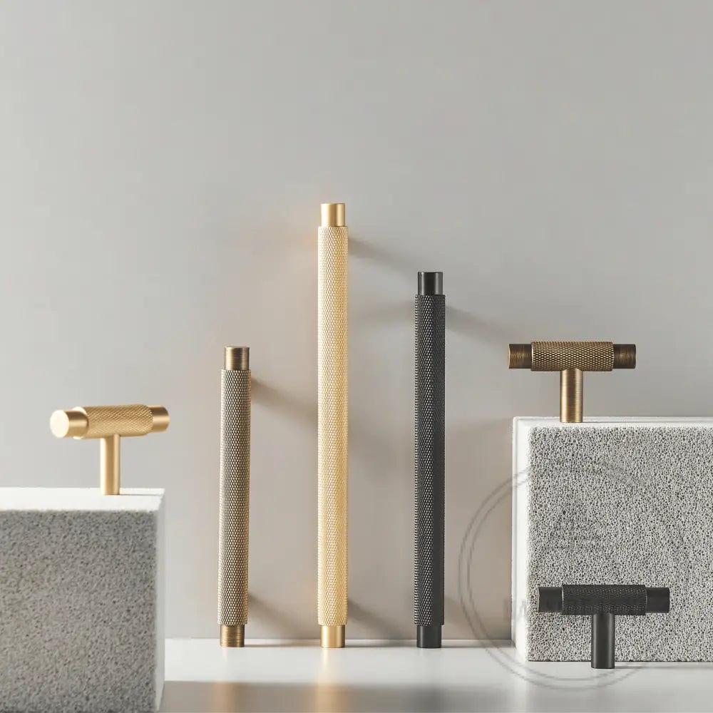 Cabinet Hardware Bayside Luxe - Sorrento Knurled Antique Brass Handle