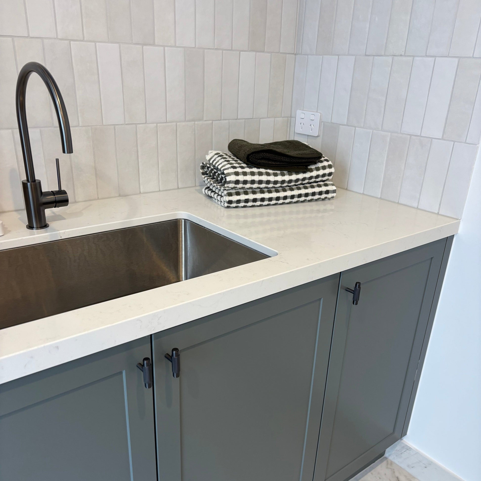 Cabinet Knobs & Handles Bayside Luxe - The Toorak - Dark Gunmetal Grey Luxe Cabinetry Handles