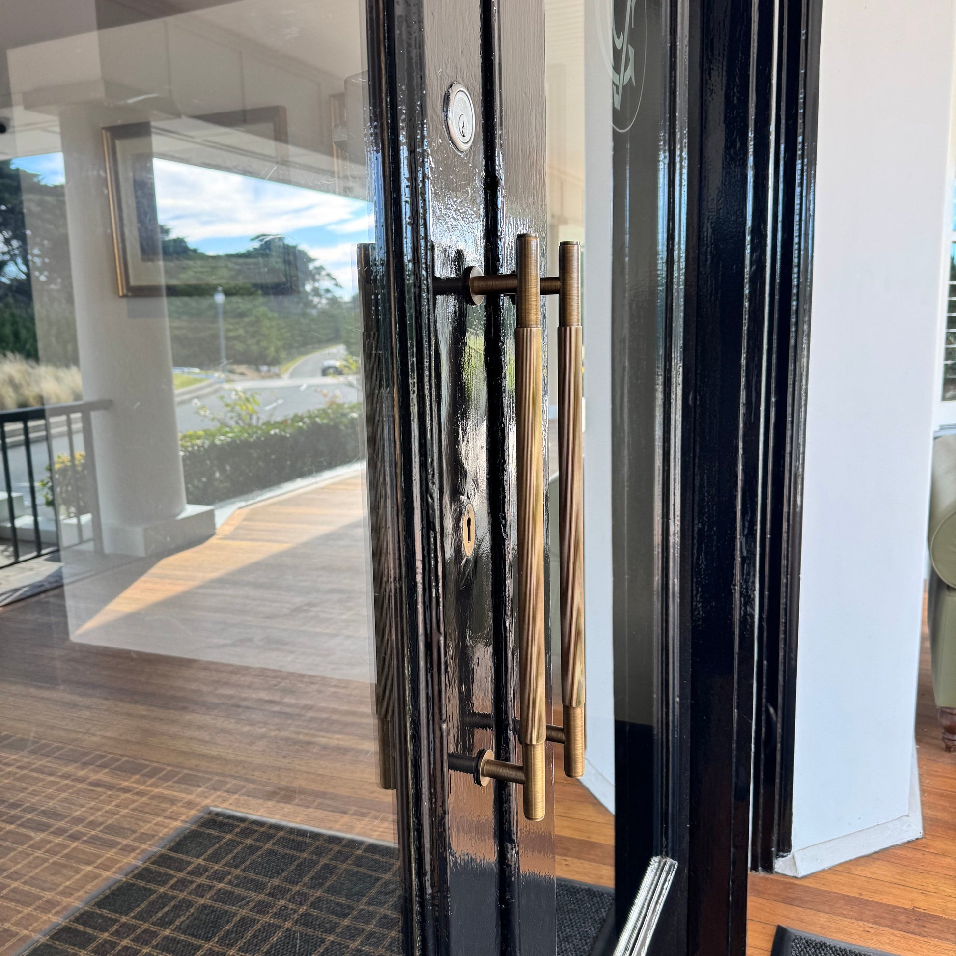 Cabinet Knobs & Handles Bayside Luxe - Toorak Linear Knurled Antique Brass Double Door Handle