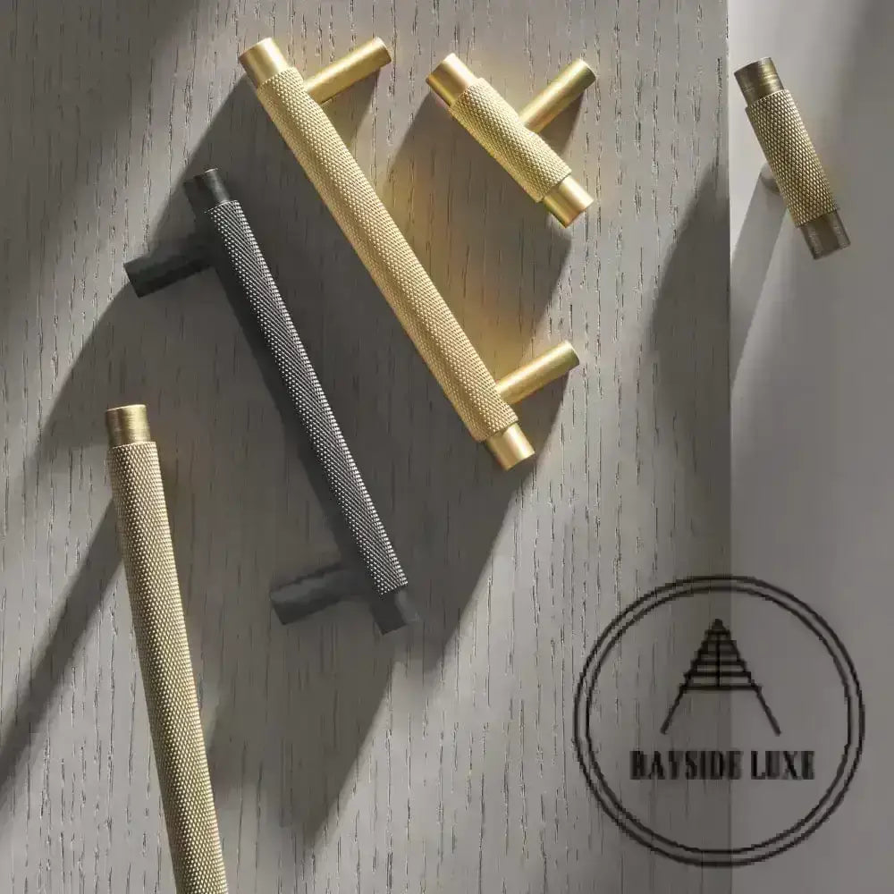 Cabinet Hardware Bayside Luxe - Sorrento Knurled Antique Brass Handle