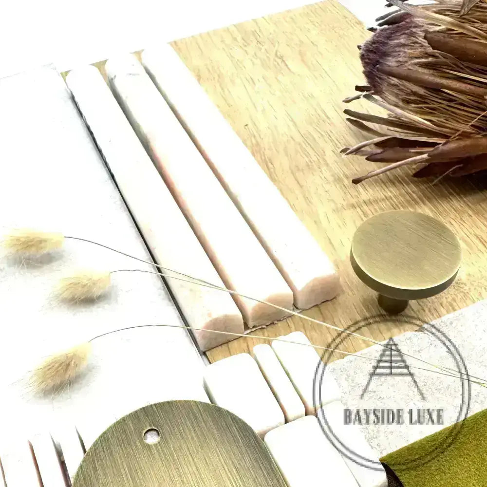 Cabinet Knobs & Handles 32 x 20mm / Antique Brass / Antique Brass Bayside Luxe - Elwood Modern Antique Brass Knobs