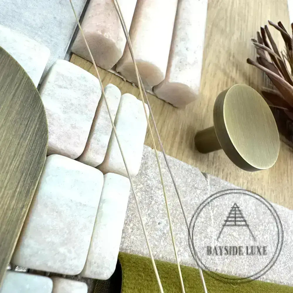 Cabinet Knobs & Handles 32 x 20mm / Antique Brass / Antique Brass Bayside Luxe - Elwood Modern Antique Brass Knobs