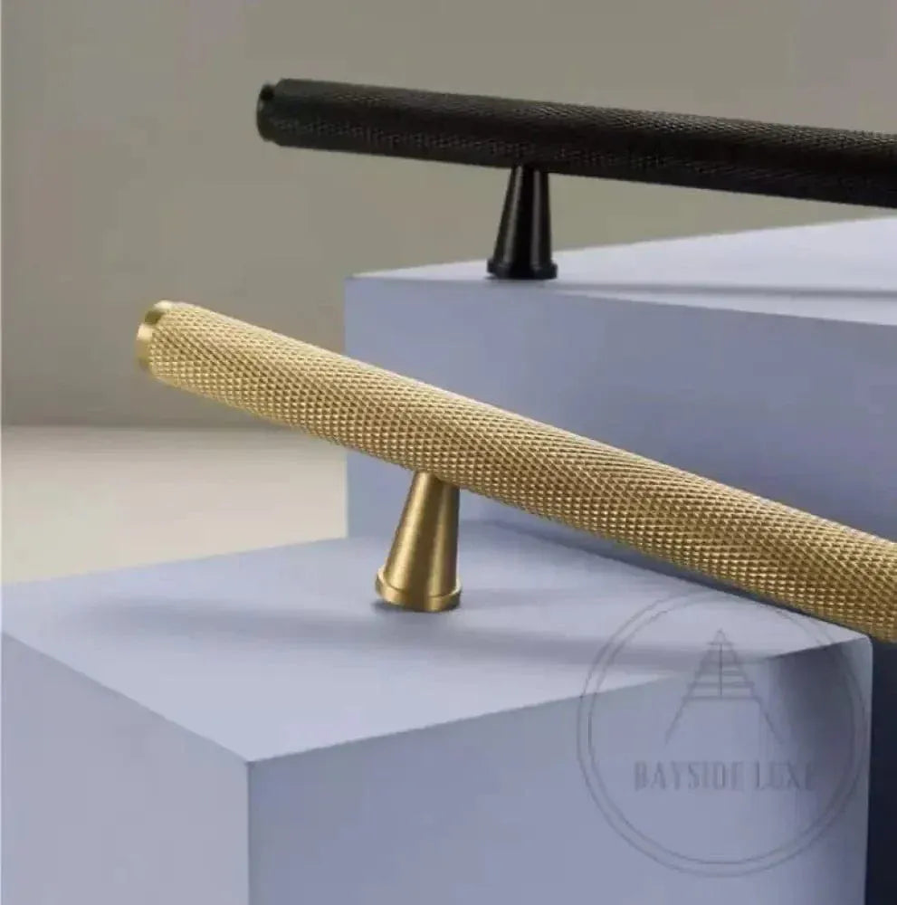 Cabinet Knobs & Handles 600 x 33mm (HS416) / Brass / Solid Brass Bayside Luxe - The Hampton - Long Knurled Door Handle