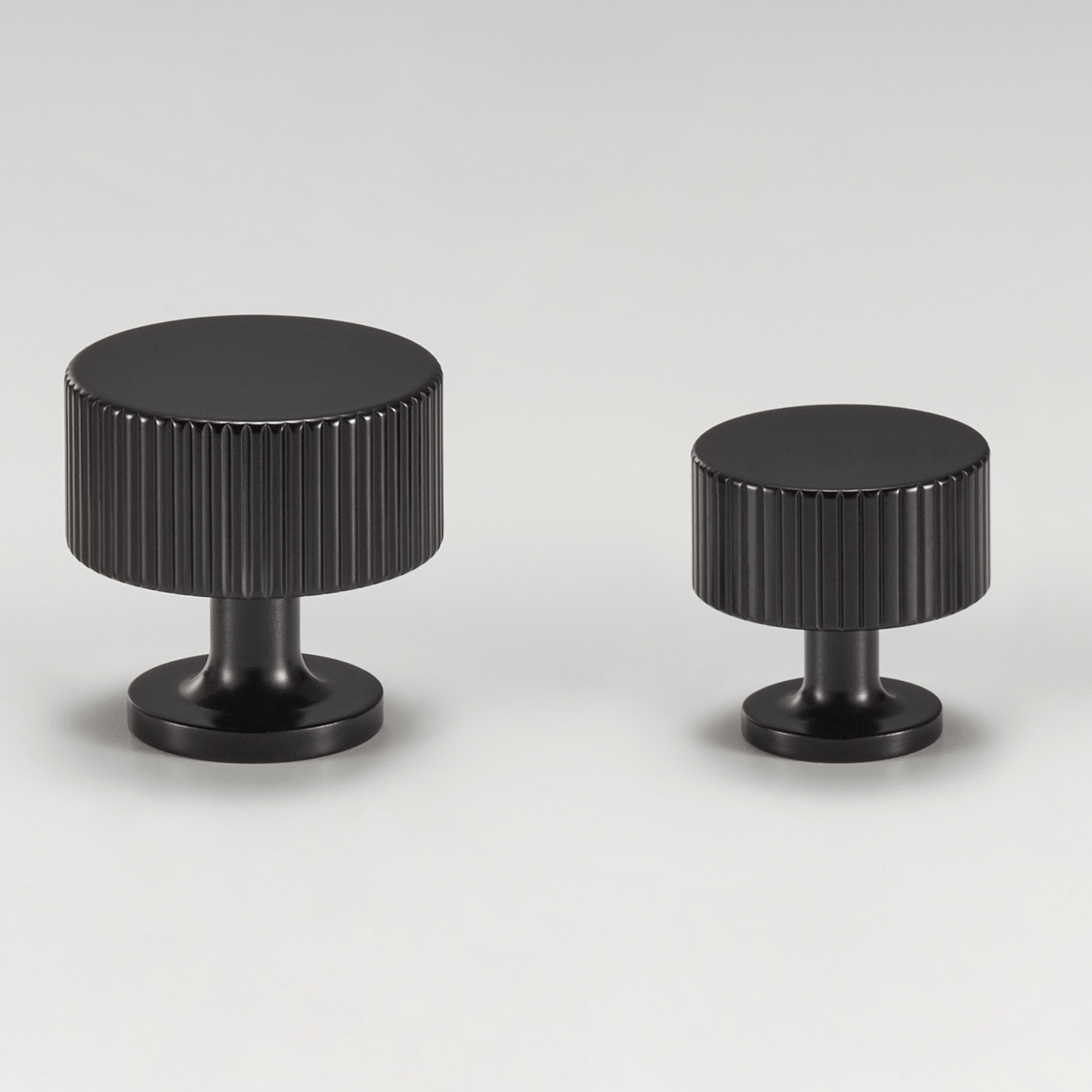 Cabinet Knobs & Handles Bayside Luxe - Hawthorn Black Brass Knob