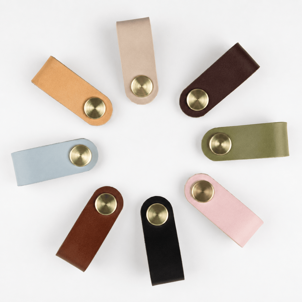Cabinet Knobs & Handles Bayside Luxe - Leather flat gold stud pulls