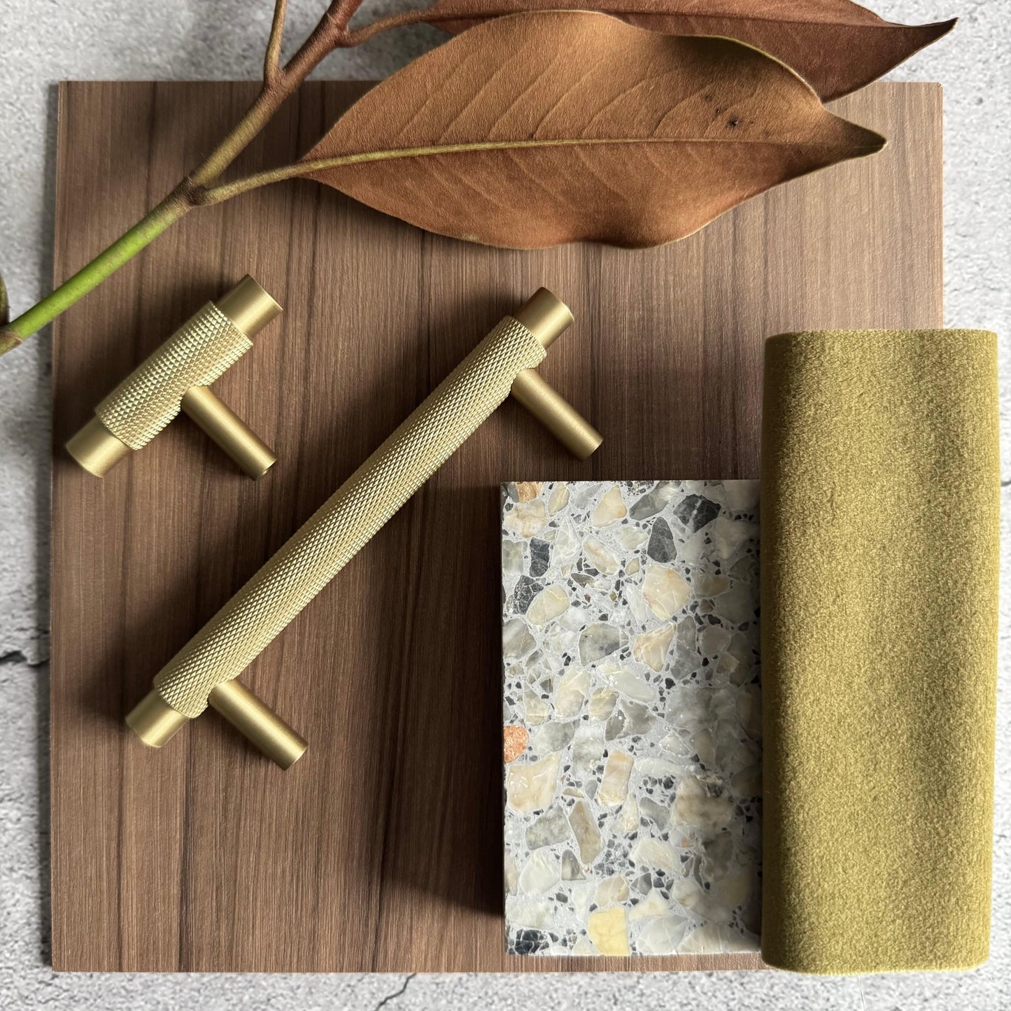 Cabinet Knobs & Handles Bayside Luxe - Sorrento Knurled Brass Handle