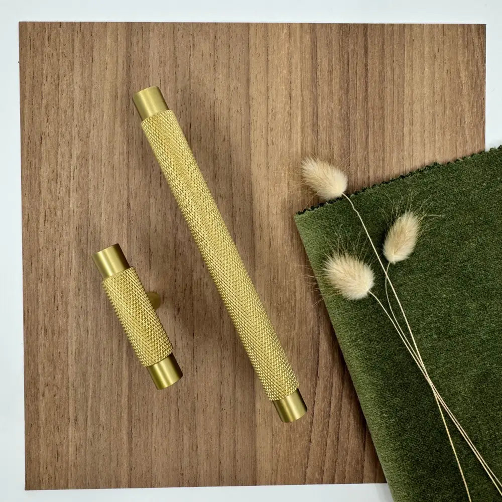 Cabinet Knobs & Handles Bayside Luxe - Sorrento Knurled Brass Handle