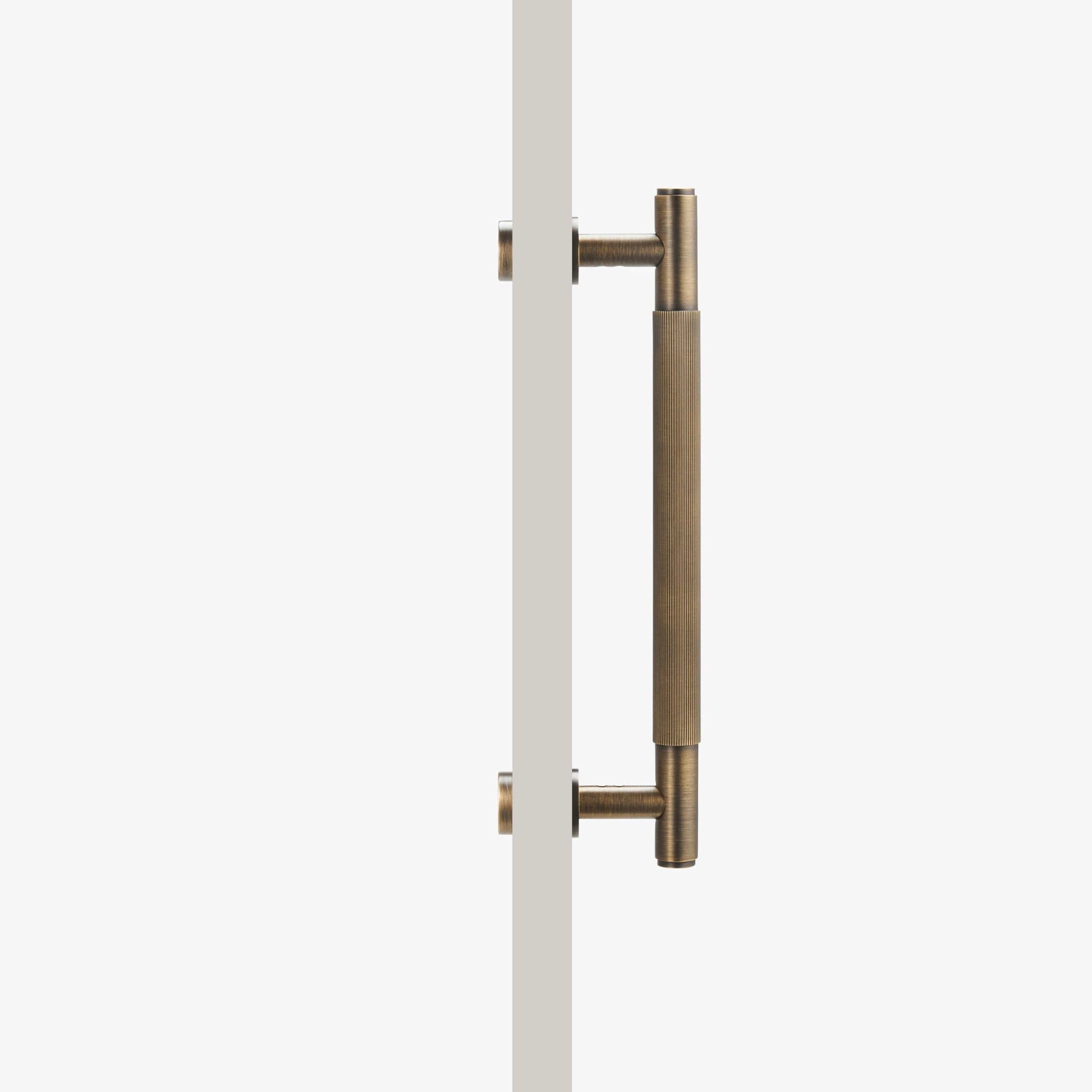 Cabinet Knobs & Handles Bayside Luxe - Toorak Linear Knurled Antique Brass Single Door Handle
