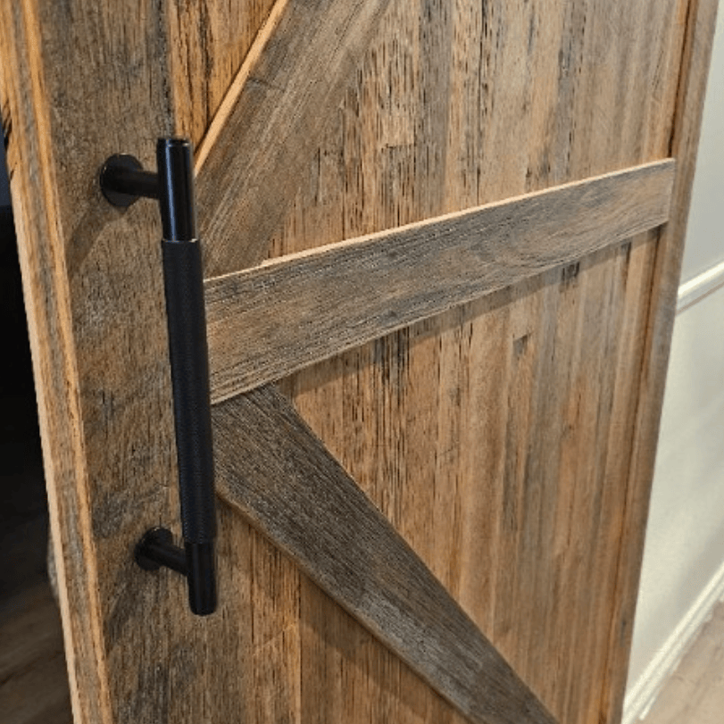 Cabinet Knobs & Handles Bayside Luxe - Toorak Linear Knurled Black Single Door Handle