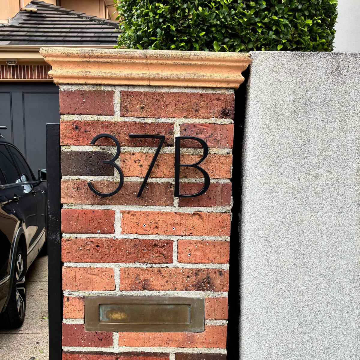 house number Bayside Luxe - Black Floating and Flush House Numbers - 125mm