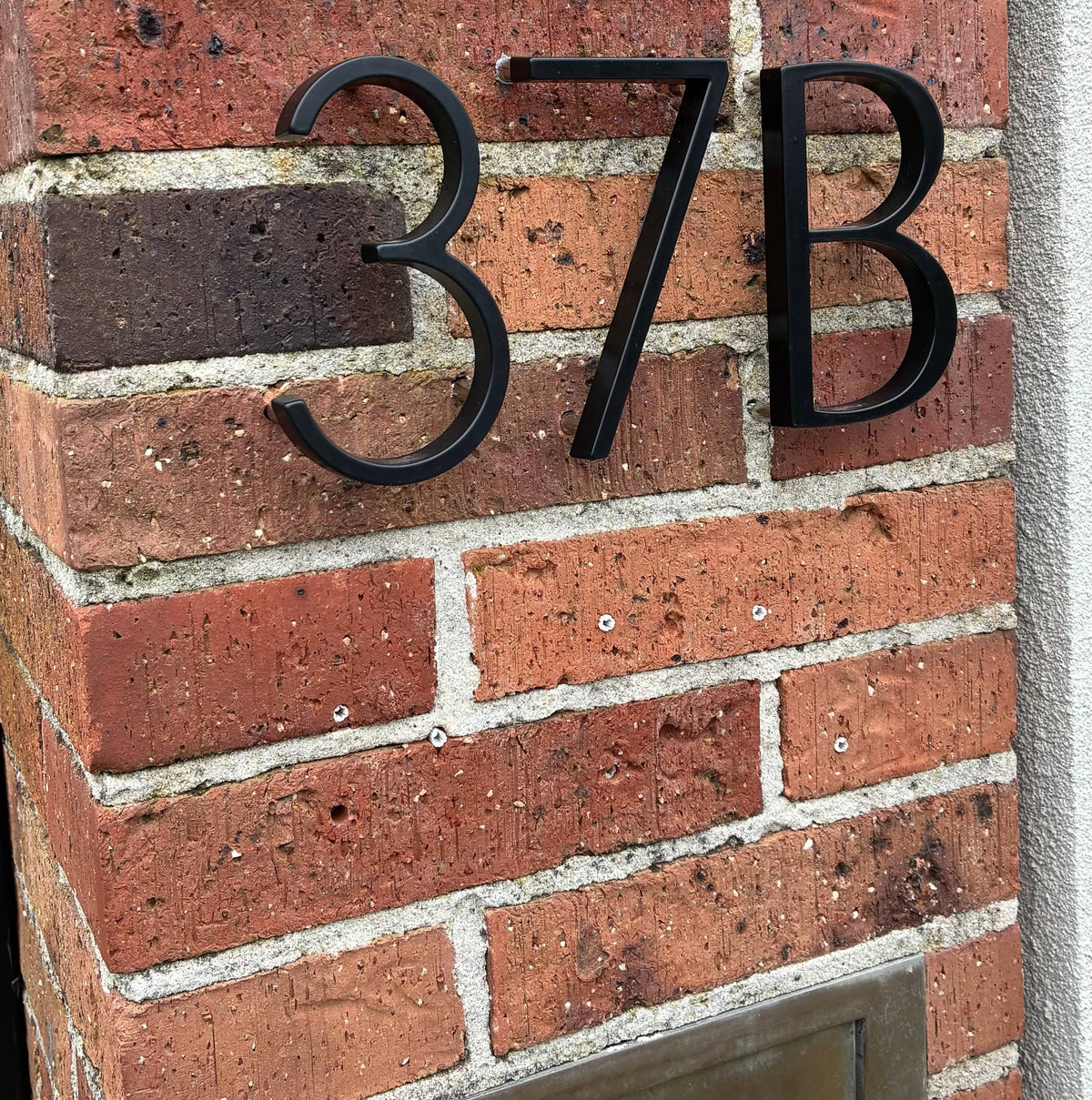 house number Bayside Luxe - Black Floating and Flush House Numbers - 125mm