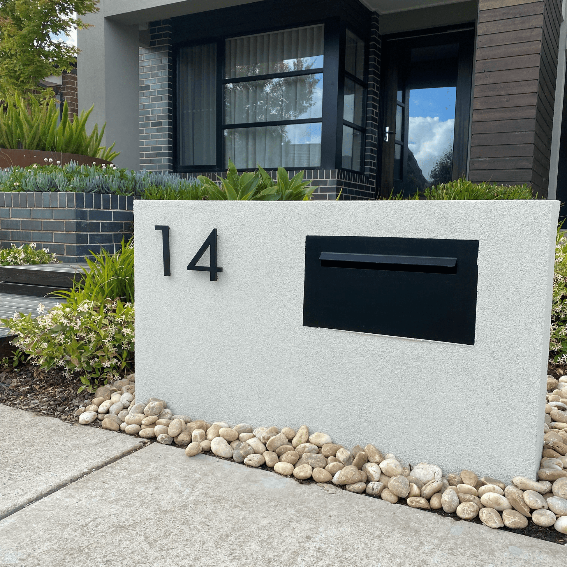 House Numbers Modern Bayside Luxe Floating House Numbers - Black 150mm